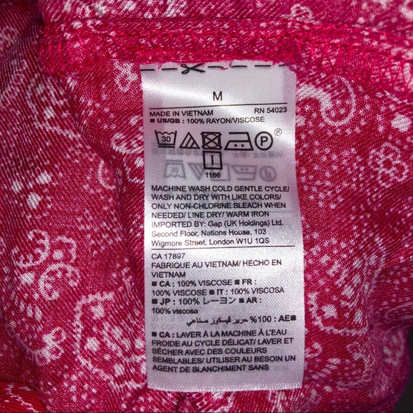 SOLD! | GAP | Pink Paisley Off-the-Shoulder Blouse - Picture 5 of 5